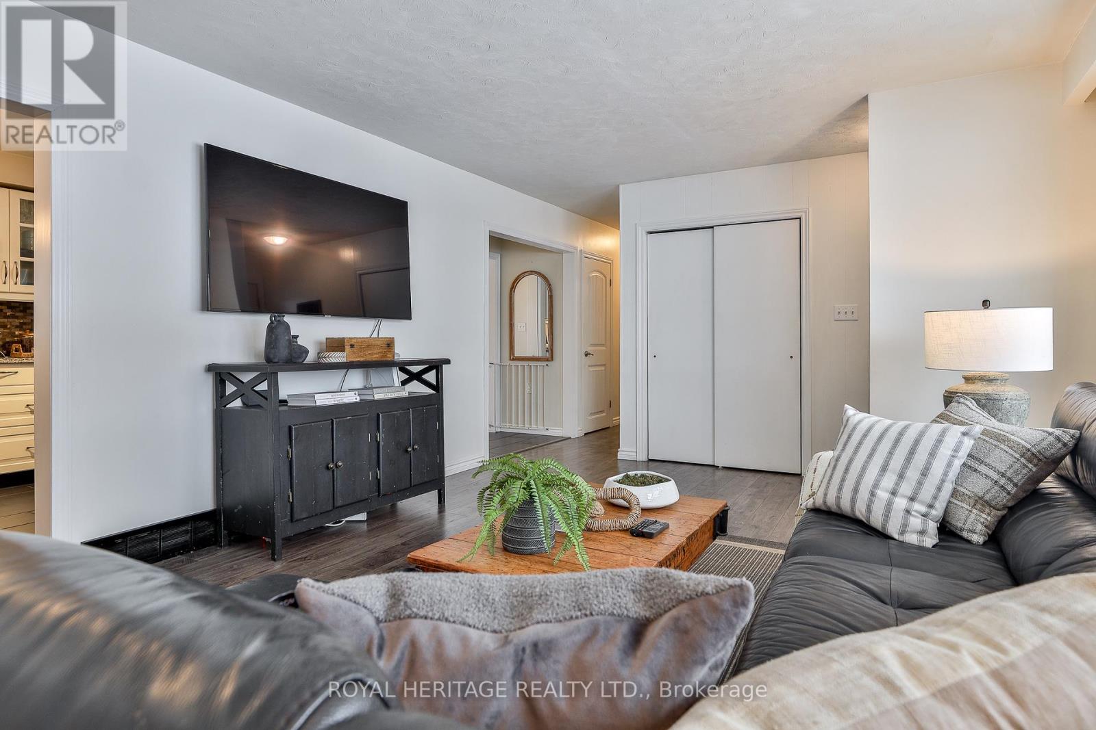 906 Dunlop Street E, Whitby, Ontario  L1N 1T2 - Photo 7 - E12672038