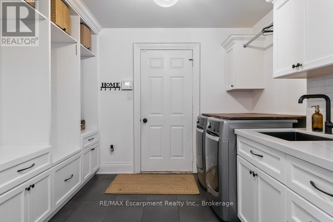 138 Cavendish Court, Oakville, Ontario  L6J 5S2 - Photo 32 - W12672268