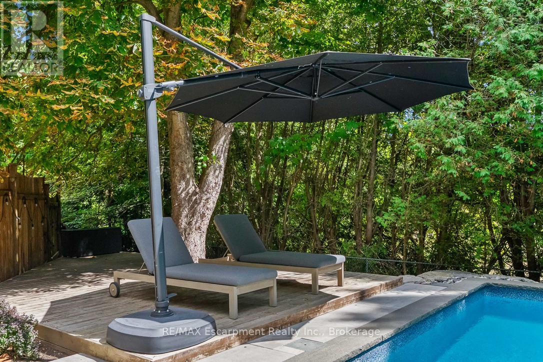 138 Cavendish Court, Oakville, Ontario  L6J 5S2 - Photo 37 - W12672268