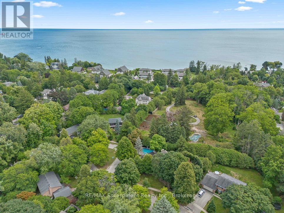 138 Cavendish Court, Oakville, Ontario  L6J 5S2 - Photo 39 - W12672268