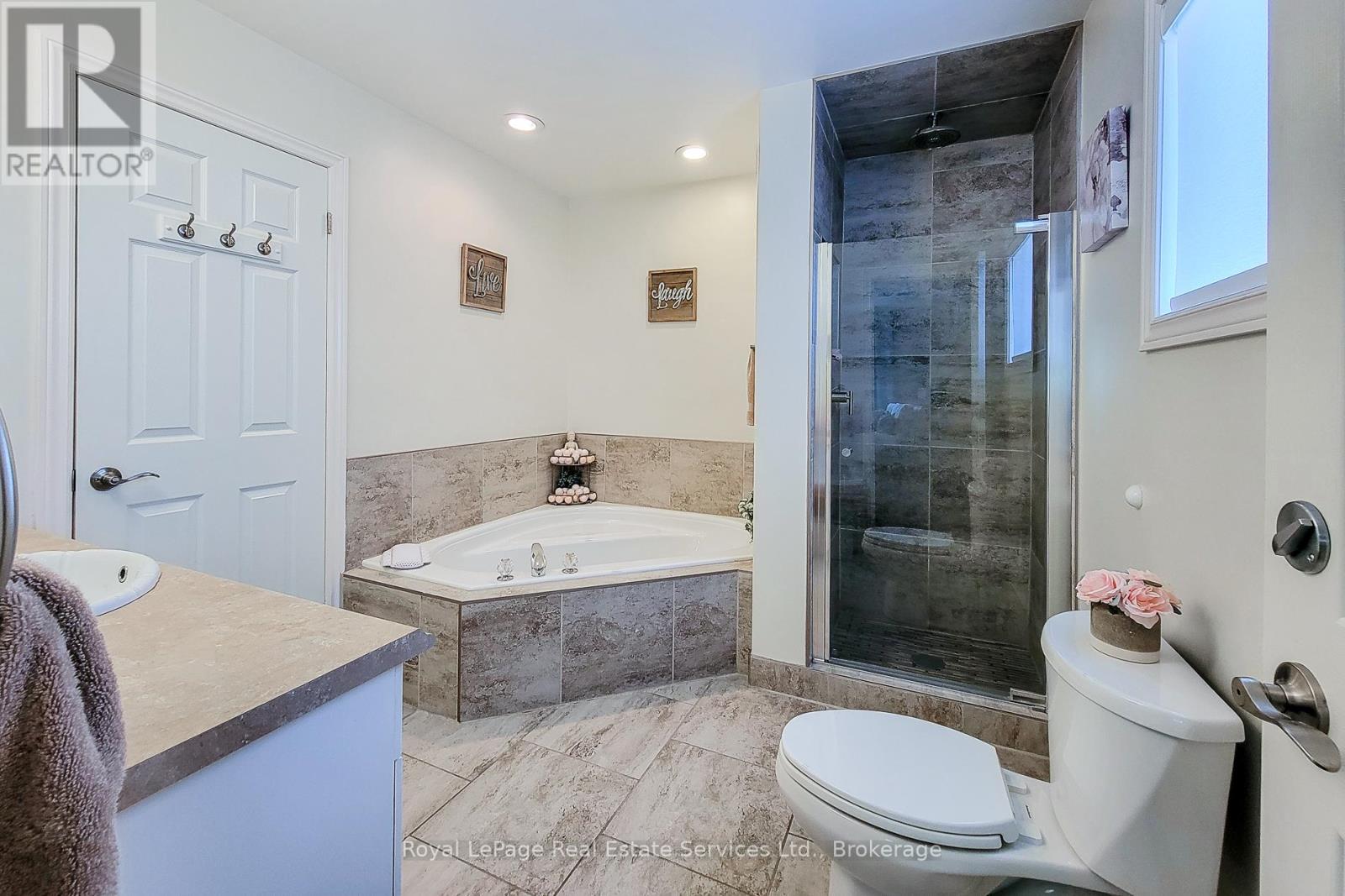 8111 Woodsview Crescent, Niagara Falls, Ontario  L2H 3G3 - Photo 26 - X12672154