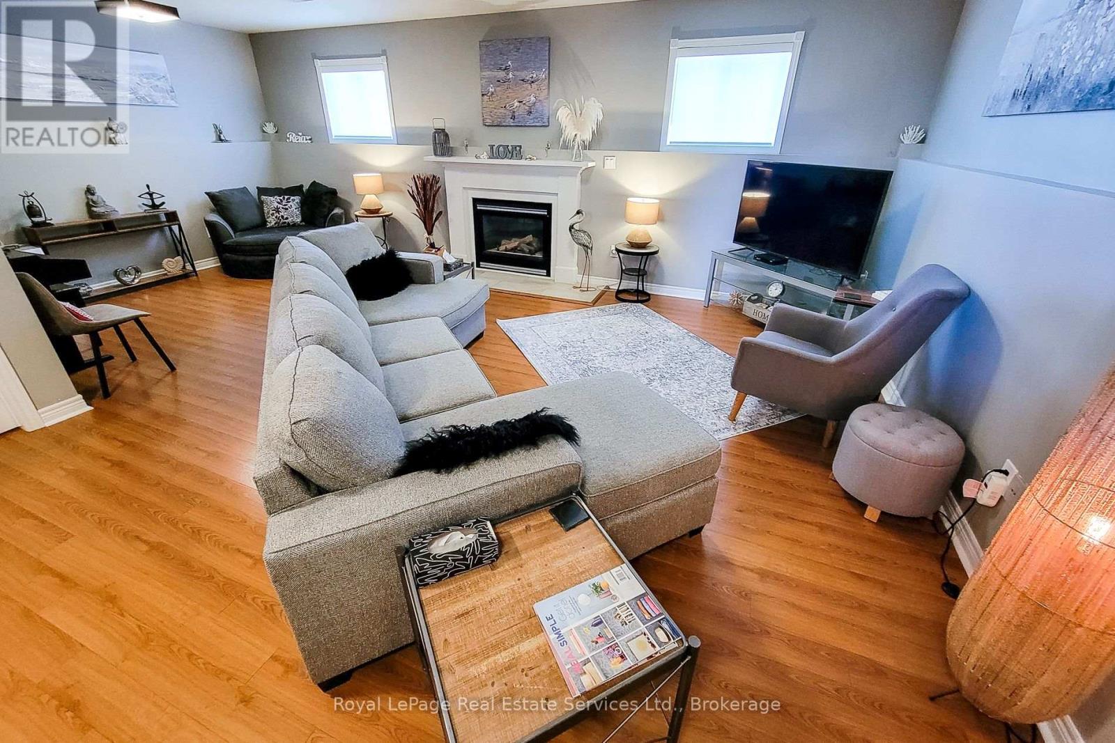 8111 Woodsview Crescent, Niagara Falls, Ontario  L2H 3G3 - Photo 34 - X12672154