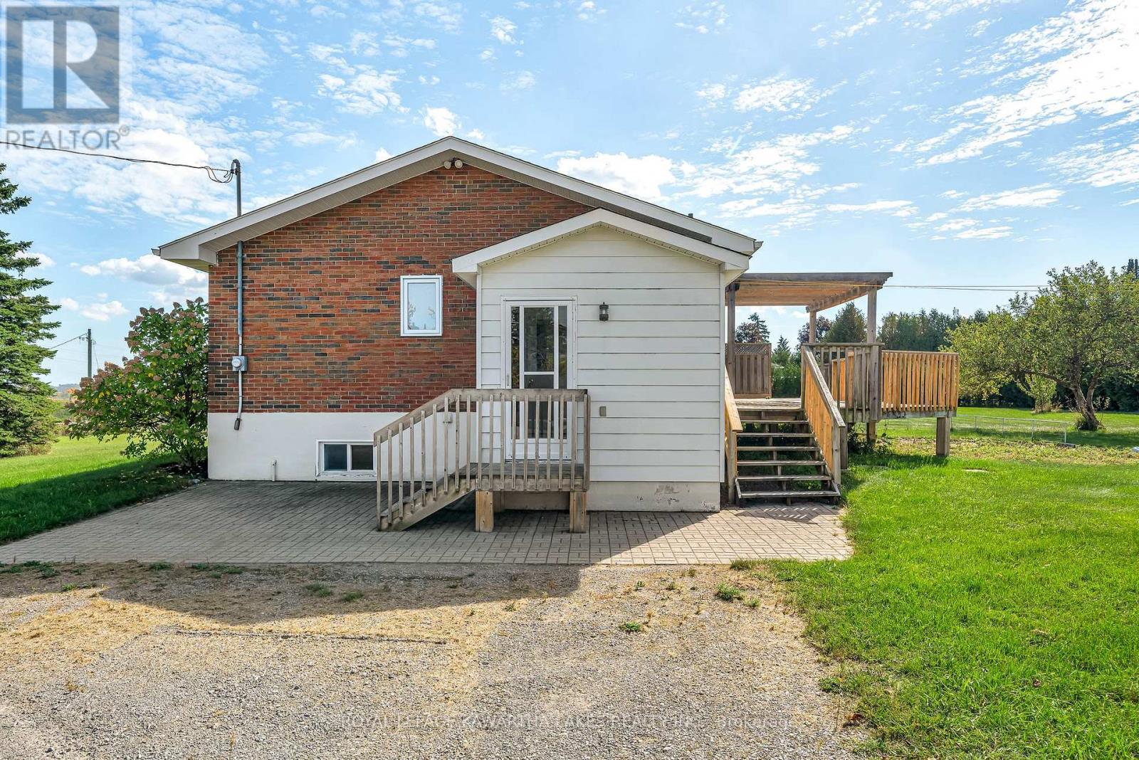 1240 Meadowview Road, Kawartha Lakes, Ontario  K0L 2W0 - Photo 12 - X12452116