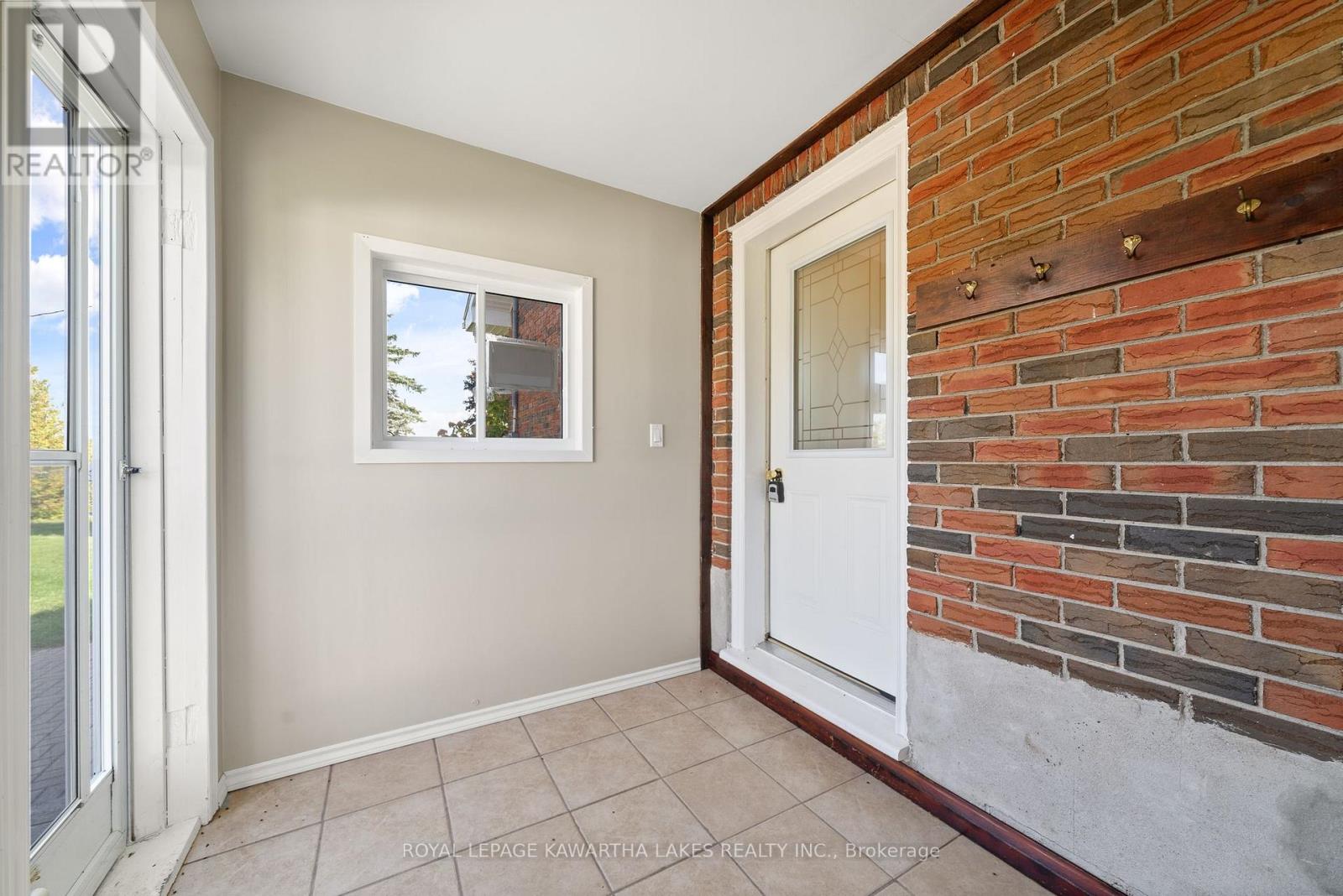 1240 Meadowview Road, Kawartha Lakes, Ontario  K0L 2W0 - Photo 14 - X12452116