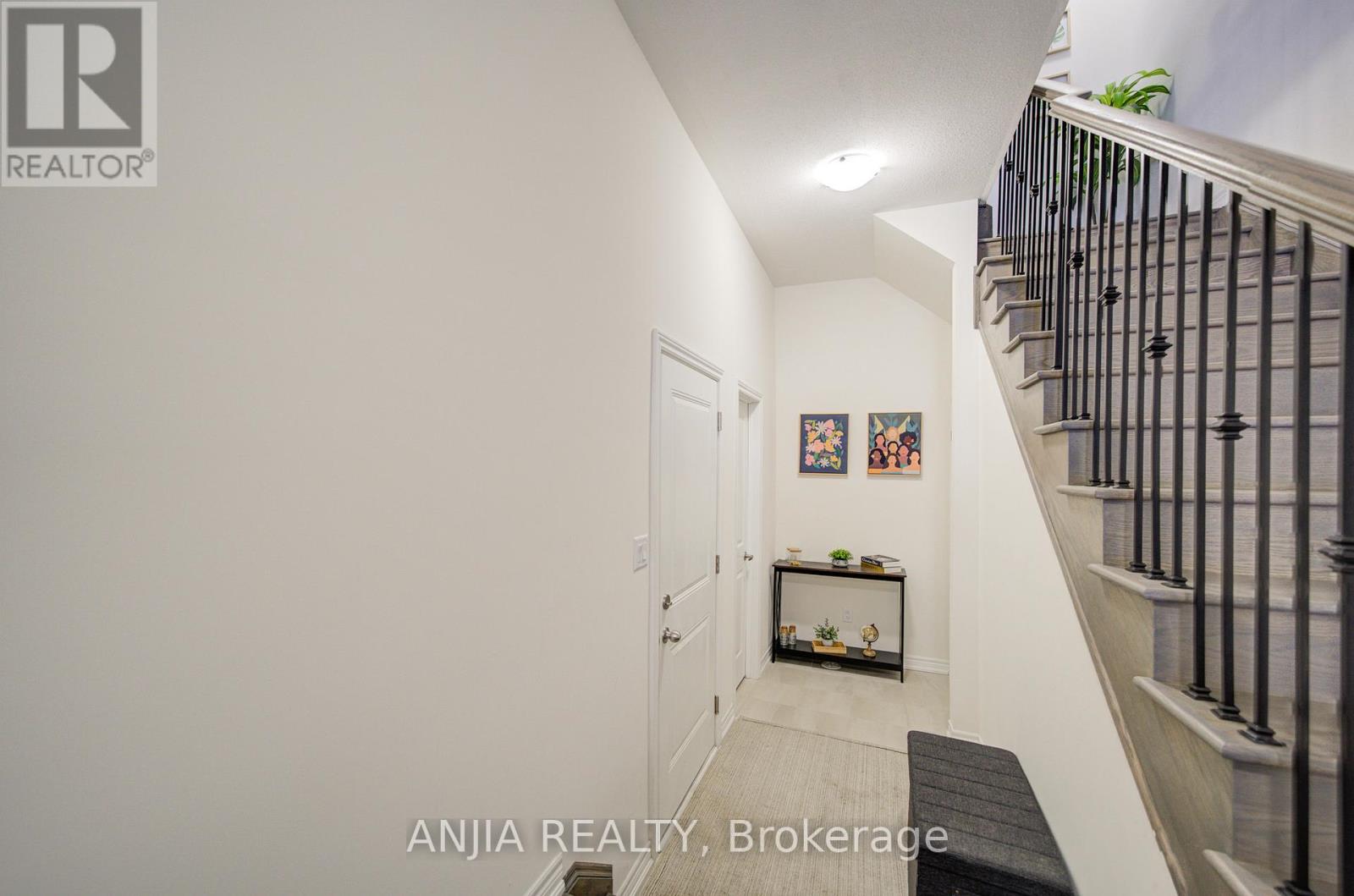 33 Bluebird Lane, Barrie (Painswick South), Ontario L9J 0M3 - Photo 16 - S12671940