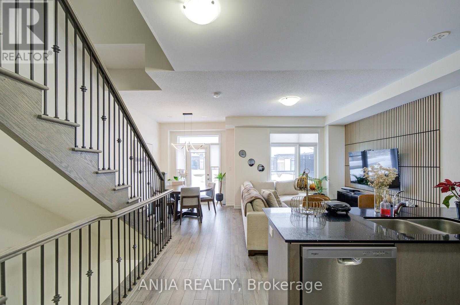 33 Bluebird Lane, Barrie (Painswick South), Ontario L9J 0M3 - Photo 19 - S12671940