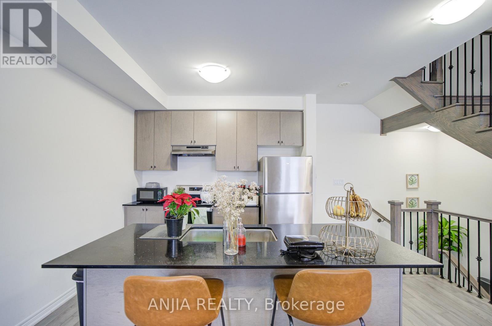 33 Bluebird Lane, Barrie (Painswick South), Ontario L9J 0M3 - Photo 24 - S12671940