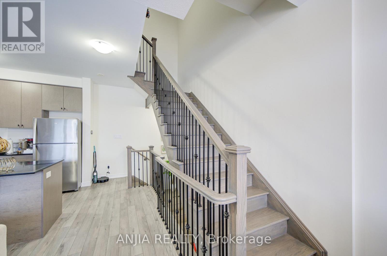 33 Bluebird Lane, Barrie (Painswick South), Ontario L9J 0M3 - Photo 32 - S12671940