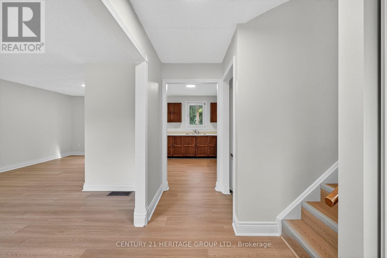 1087 County Rd 42, Clearview, Ontario  L0M 1S0 - Photo 4 - S12671990