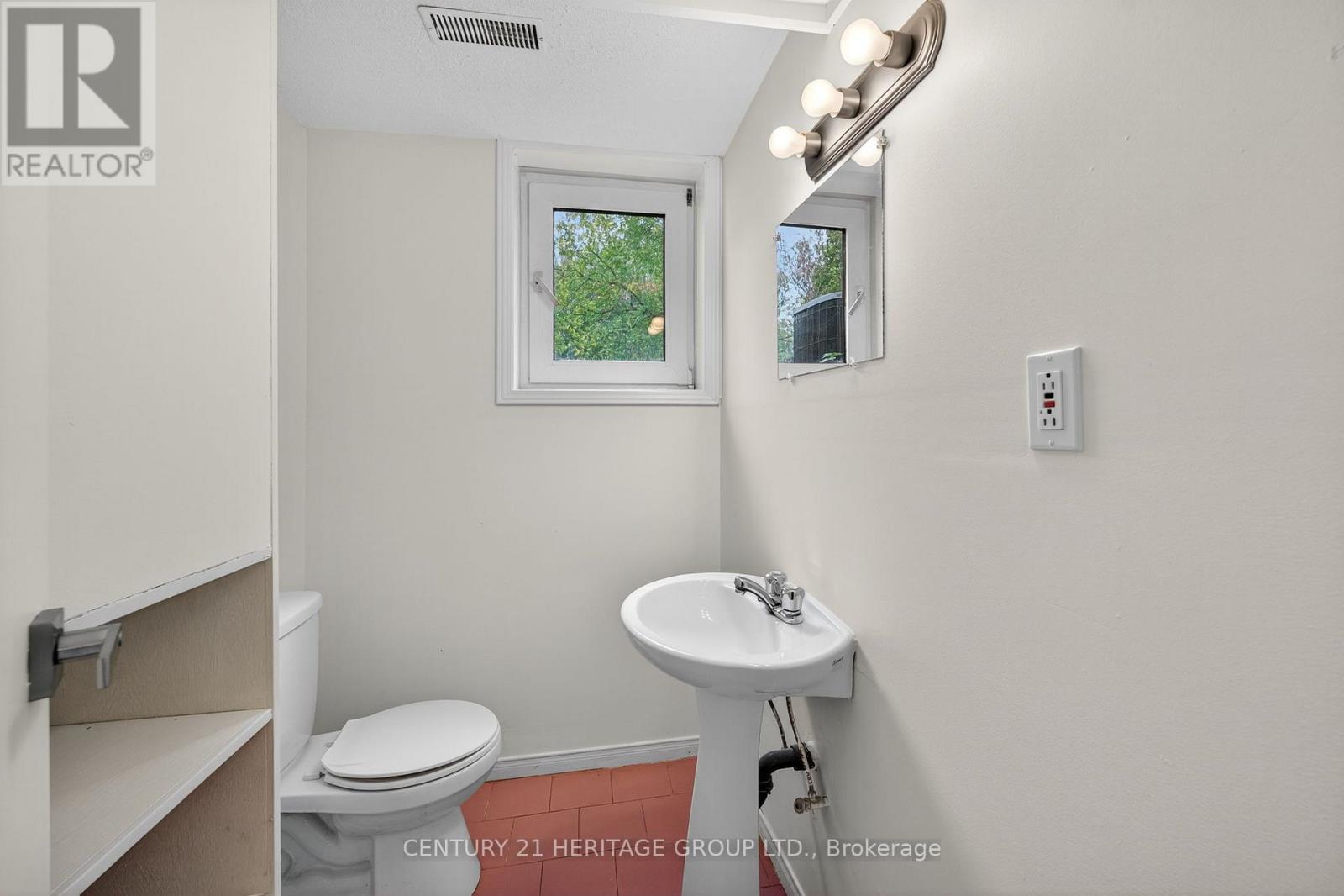 1087 County Rd 42, Clearview, Ontario  L0M 1S0 - Photo 40 - S12671990