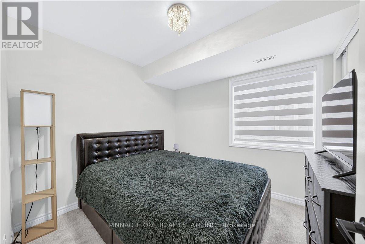 4 - 41 Pumpkin Corner Crescent, Barrie, Ontario  L9J 0C2 - Photo 26 - S12672064