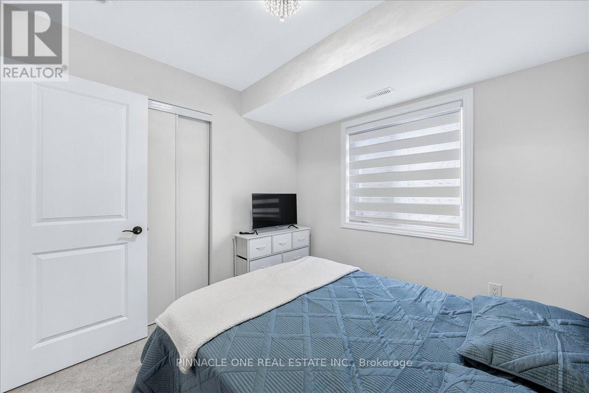 4 - 41 Pumpkin Corner Crescent, Barrie, Ontario  L9J 0C2 - Photo 28 - S12672064