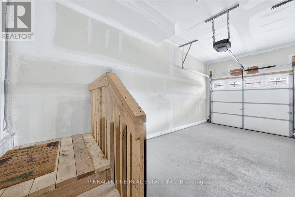 4 - 41 Pumpkin Corner Crescent, Barrie, Ontario  L9J 0C2 - Photo 35 - S12672064