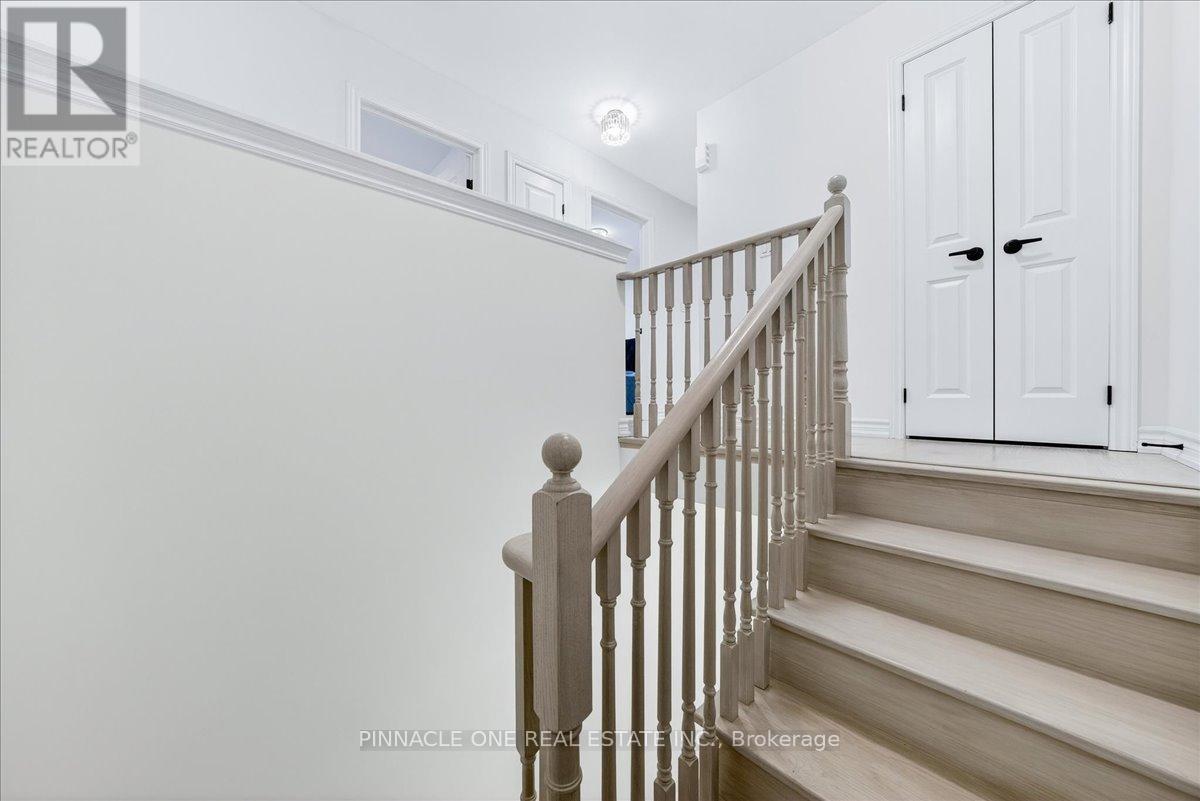 4 - 41 Pumpkin Corner Crescent, Barrie, Ontario  L9J 0C2 - Photo 5 - S12672064