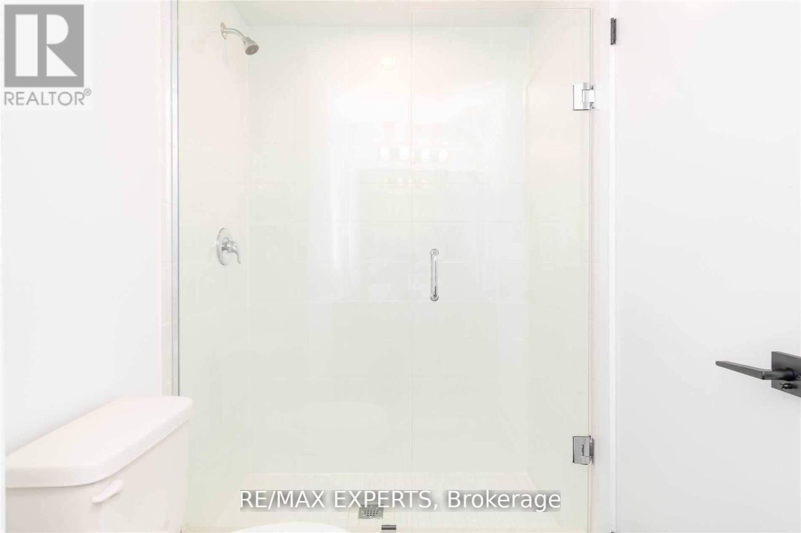 604 - 4 Spice Way, Barrie, Ontario  L9J 0M2 - Photo 11 - S12672076