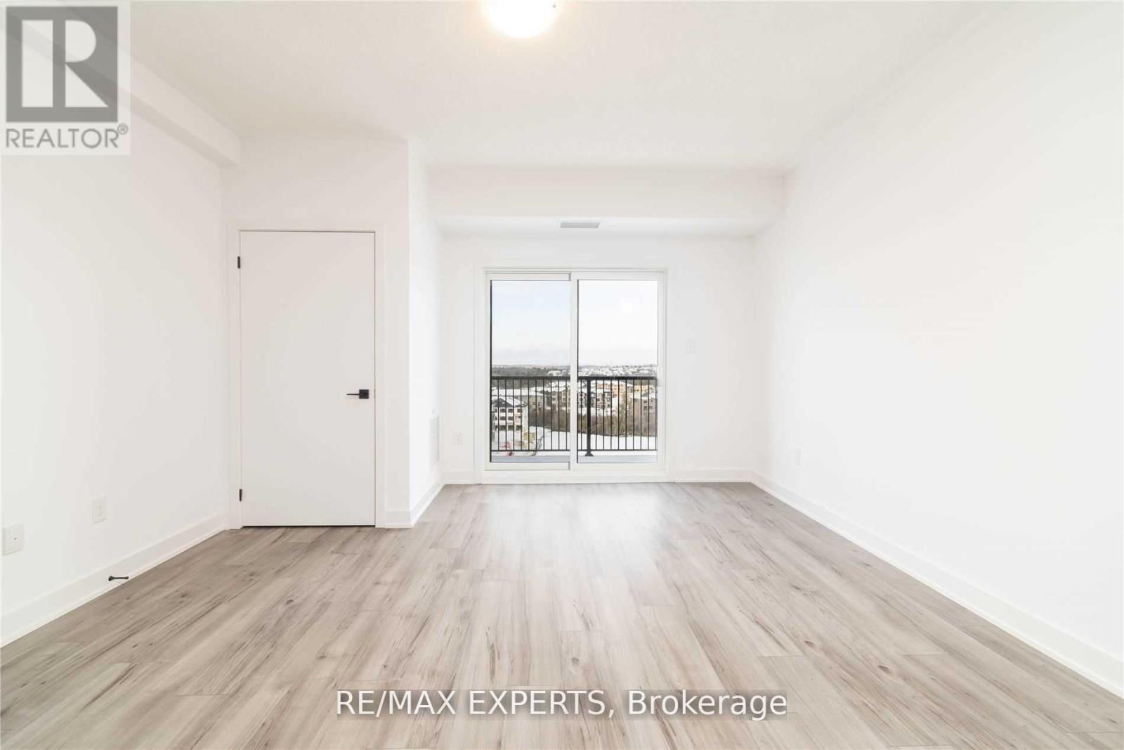 604 - 4 Spice Way, Barrie, Ontario  L9J 0M2 - Photo 4 - S12672076