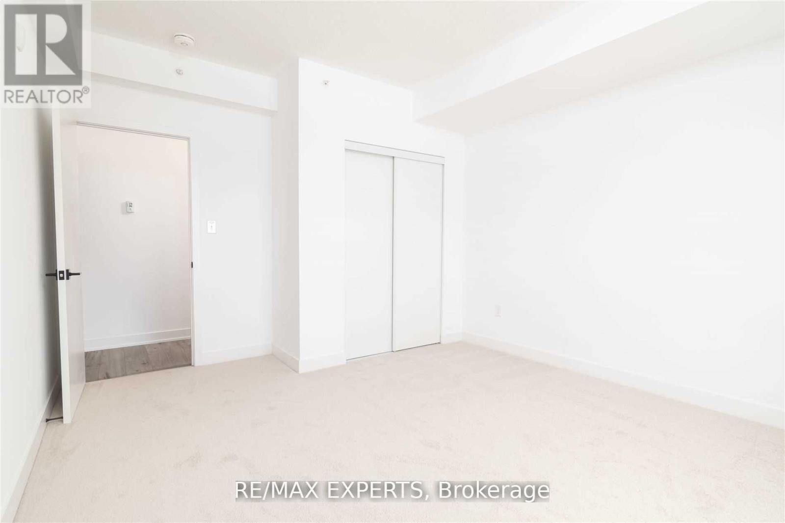 604 - 4 Spice Way, Barrie, Ontario  L9J 0M2 - Photo 7 - S12672076