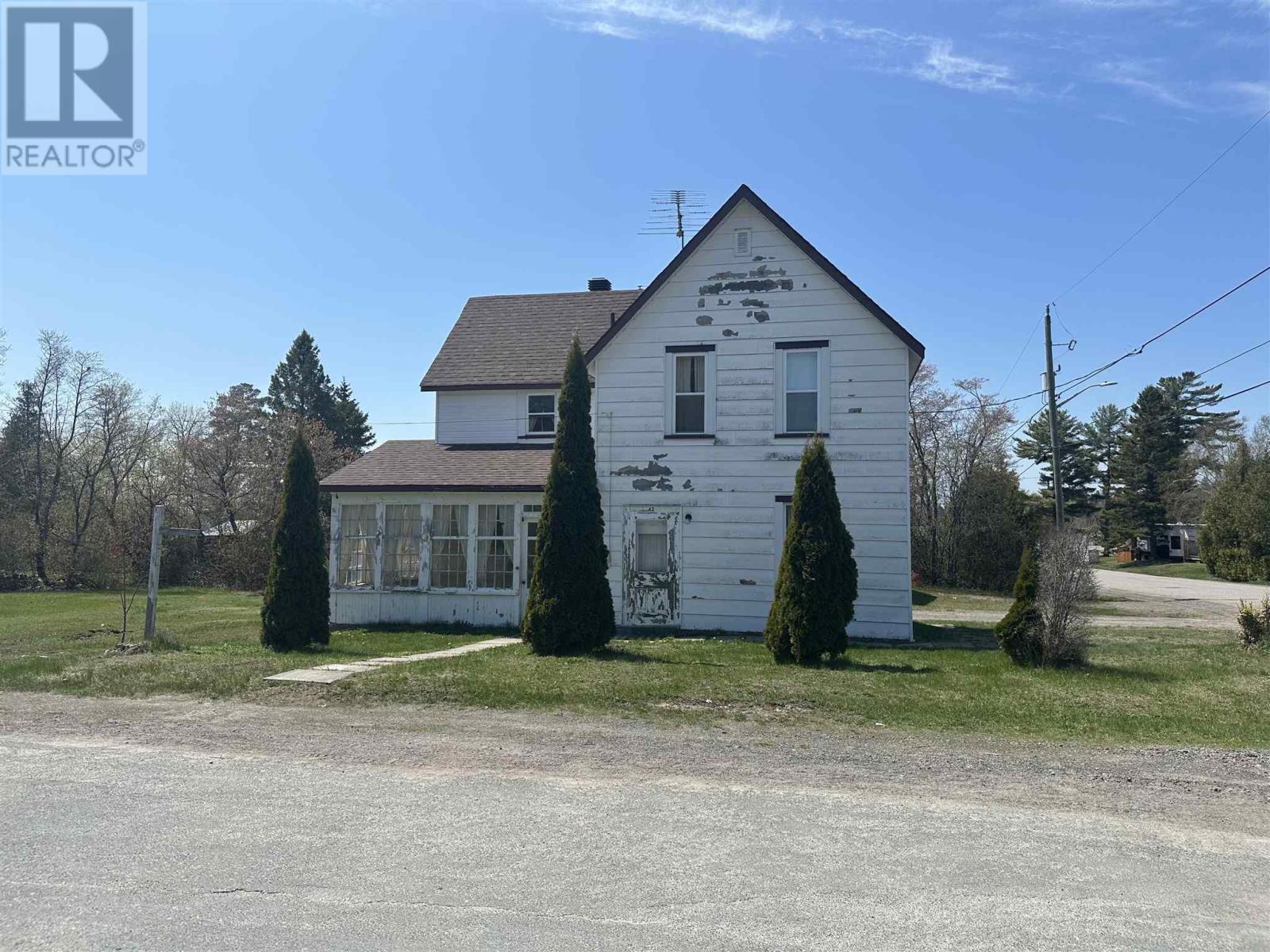 62 Queen St, Thessalon, Ontario P0R 1L0 - Photo 2 - SM251159