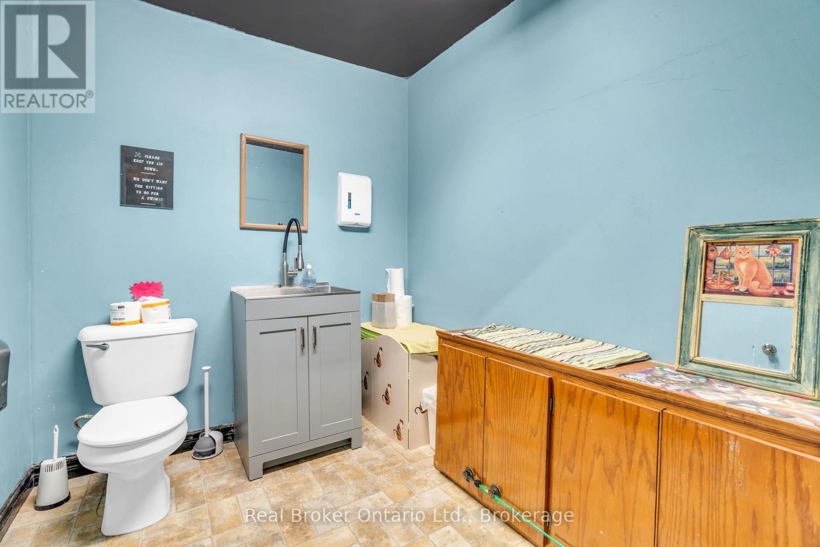 117 Wyndham Street N, Guelph (Downtown), Ontario  N1H 4E9 - Photo 23 - X12672164