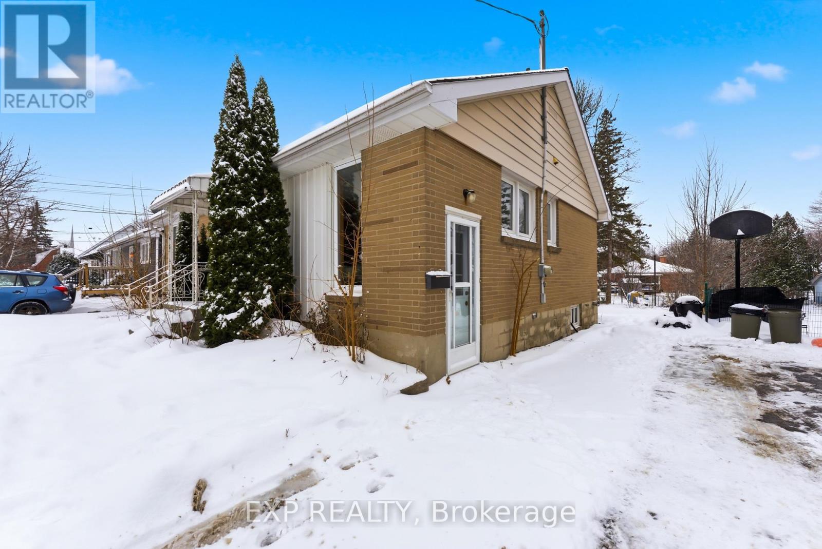 38 Greenlawn Avenue, Belleville, Ontario  K8N 4B5 - Photo 3 - X12672114