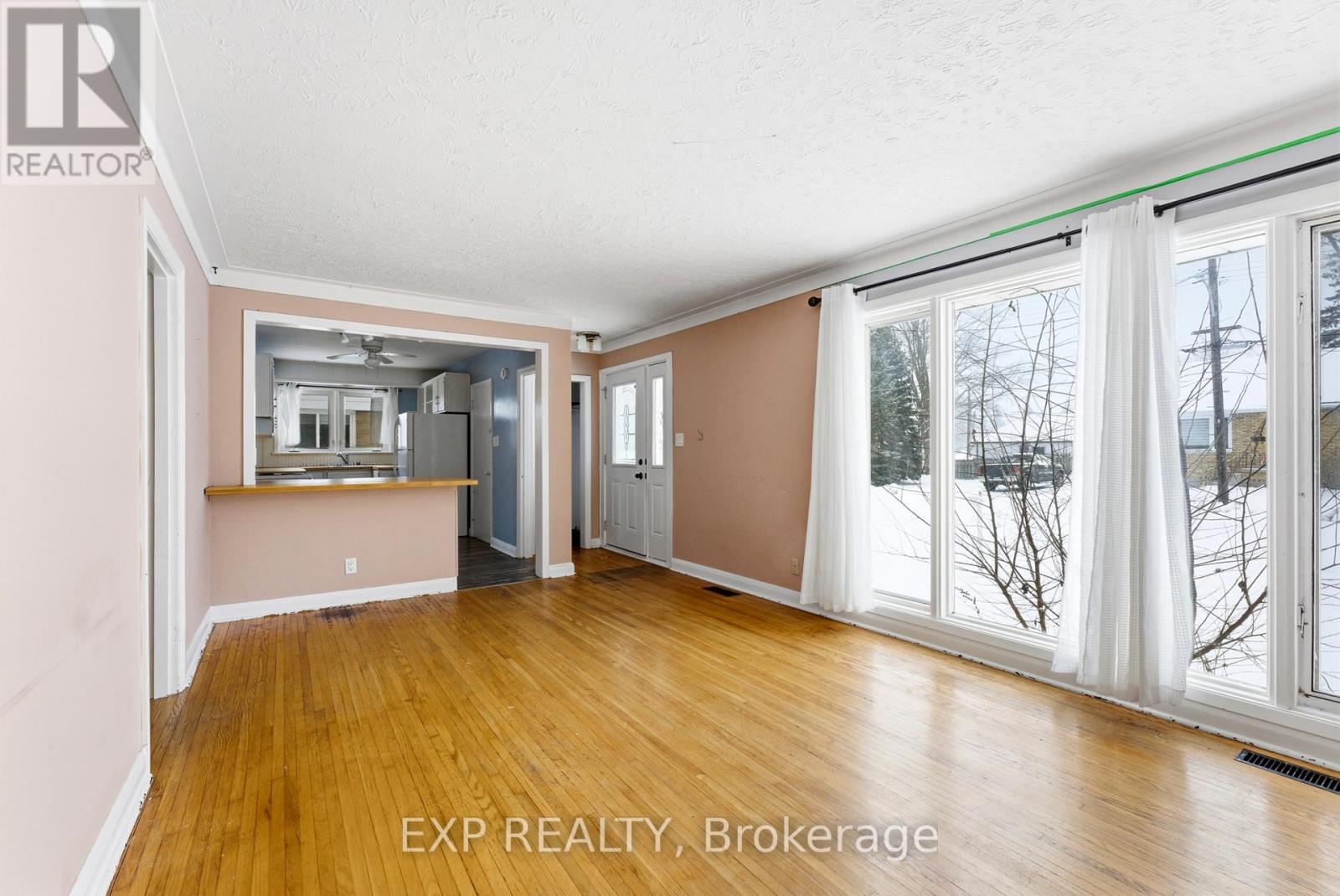 38 Greenlawn Avenue, Belleville, Ontario  K8N 4B5 - Photo 4 - X12672114