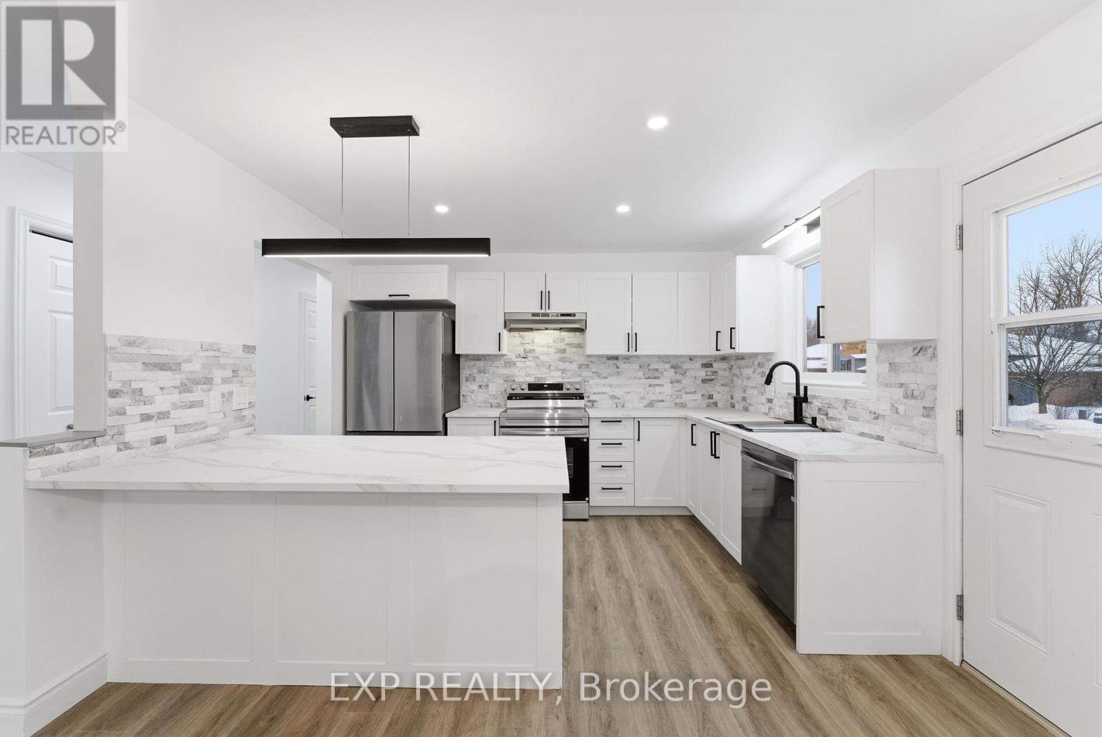 136 North Murray Street, Quinte West, Ontario  K8V 6R2 - Photo 12 - X12672166