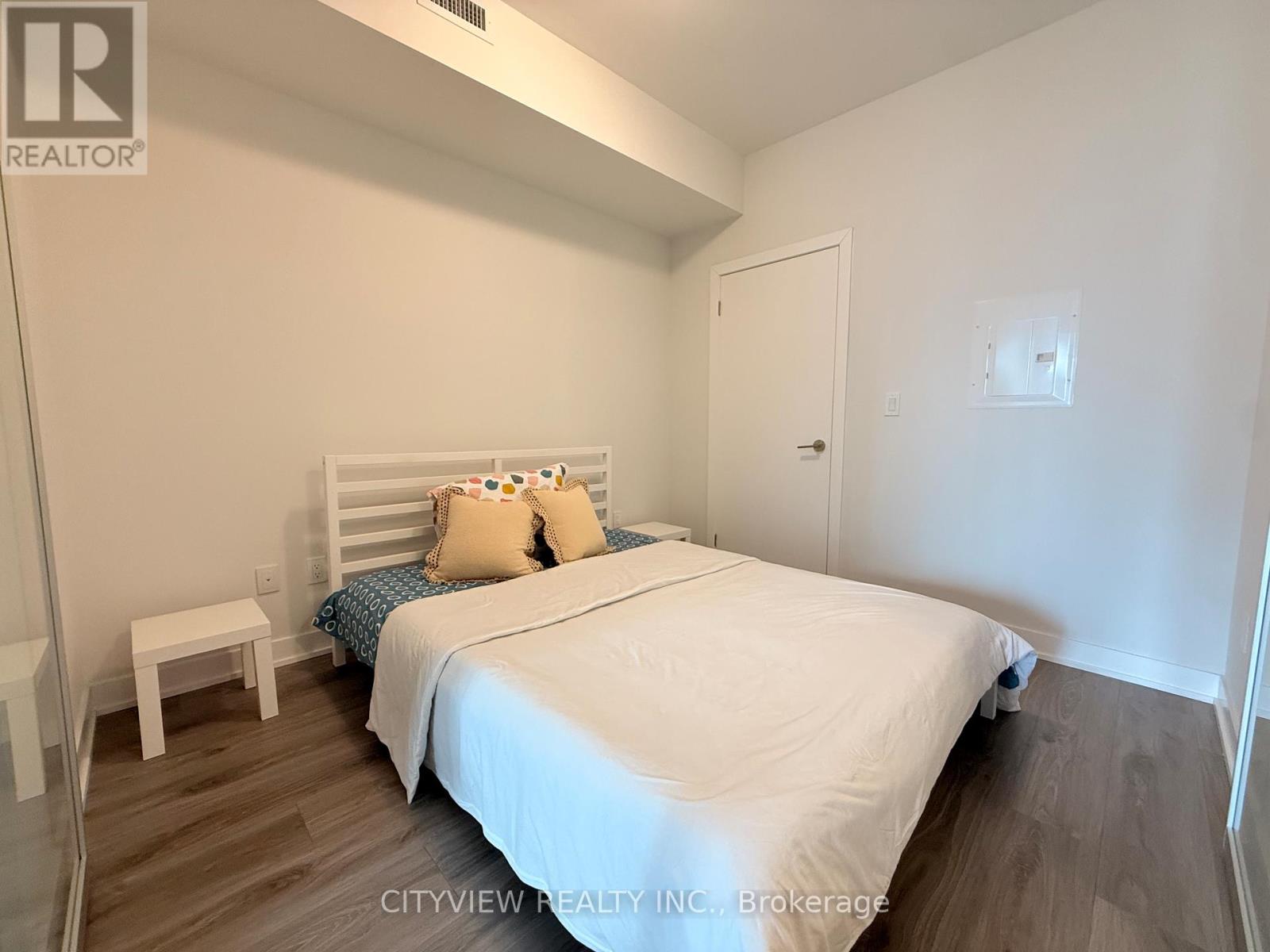 1709 - 4130 Parkside Village Drive, Mississauga, Ontario  L5B 3M8 - Photo 3 - W12671946