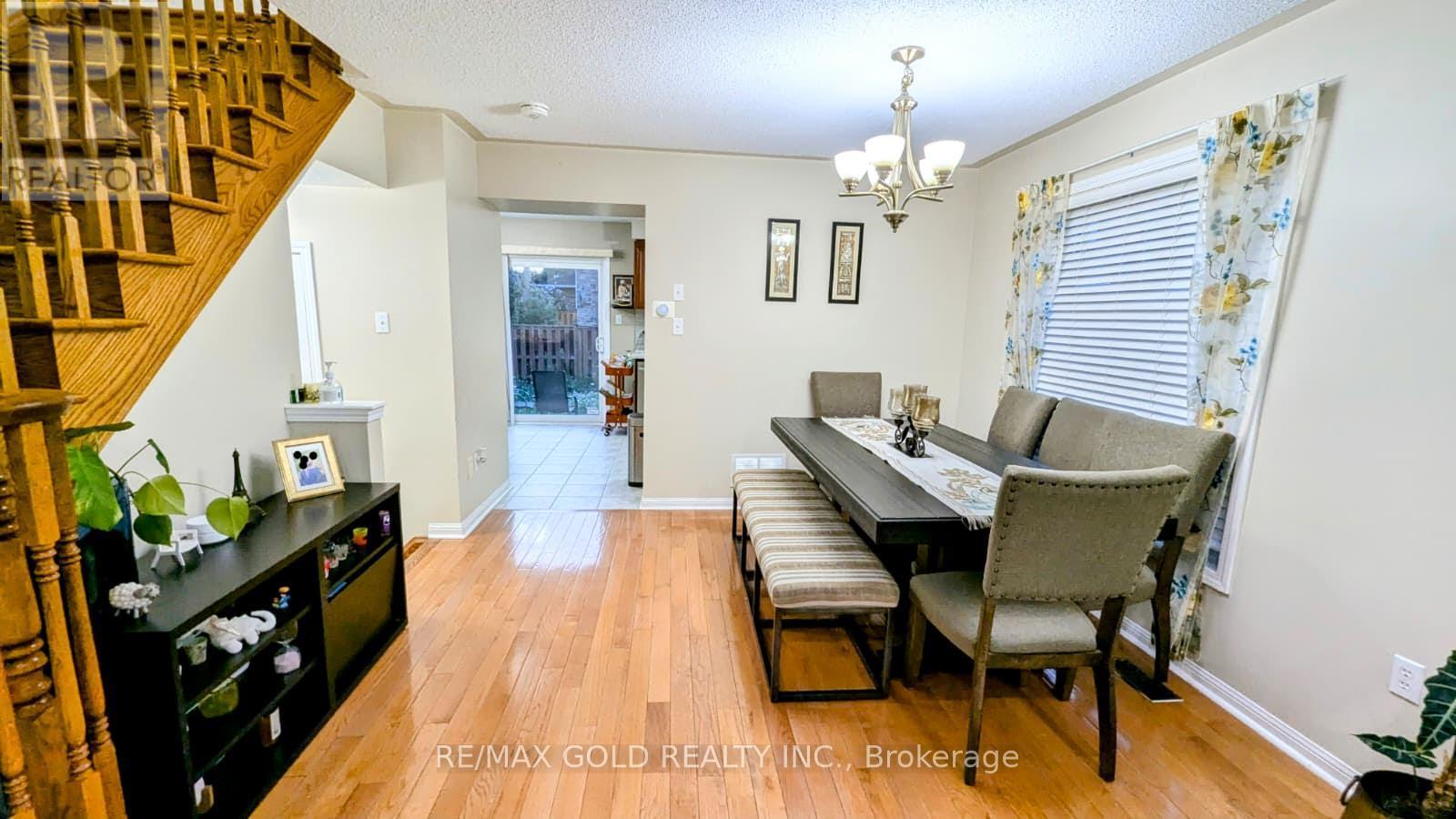 56 Williamson Drive, Brampton, Ontario  L7A 3L9 - Photo 8 - W12671982