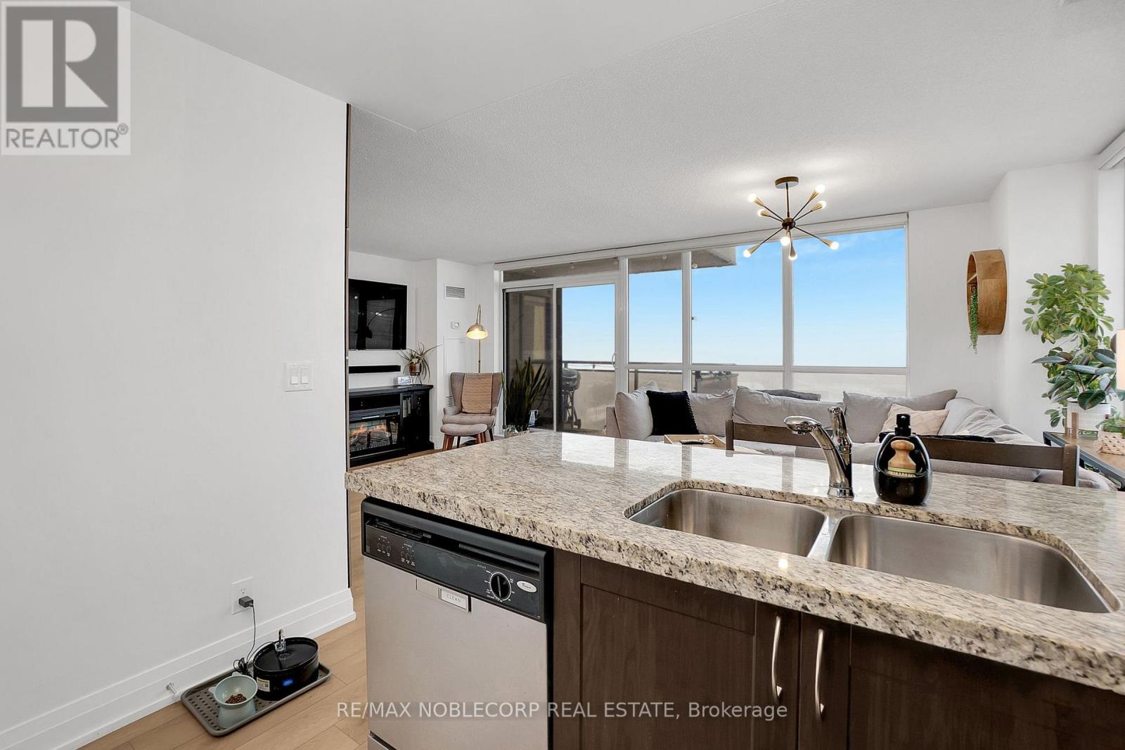 917 - 1060 Sheppard Avenue W, Toronto (York University Heights), Ontario  M3J 0G7 - Photo 18 - W12671994