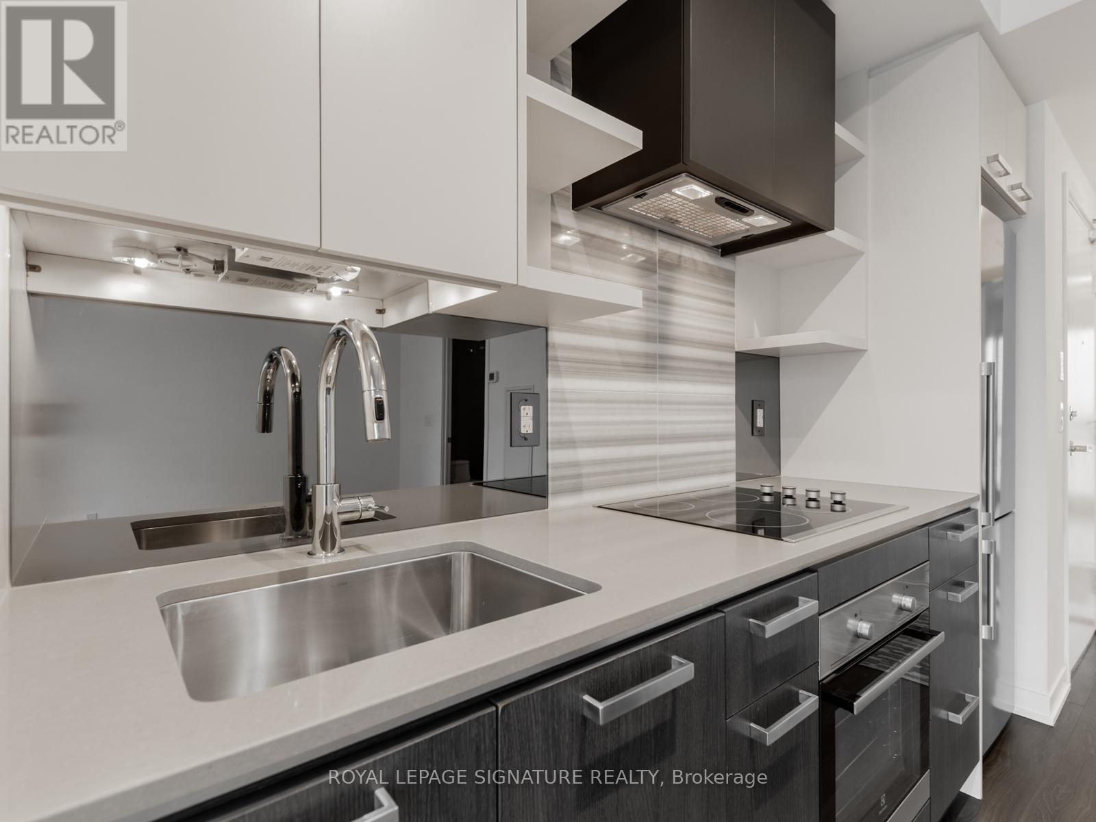 736 - 1830 Bloor Street W, Toronto, Ontario  M6P 0A2 - Photo 7 - W12672066