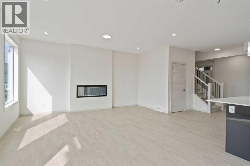 31 Lucas Passage Nw, Calgary, Alberta  T3P 1Z4 - Photo 8 - A2256280