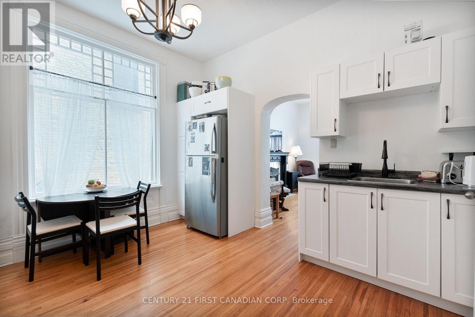 578 Waterloo Street, London East, Ontario  N6B 2P9 - Photo 8 - X12666312