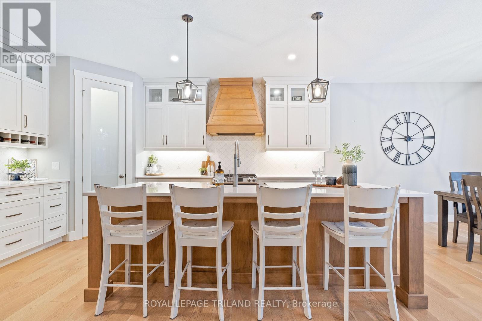 42 Cedarvale Lane, Southwold, Ontario  N5P 0E9 - Photo 13 - X12672196