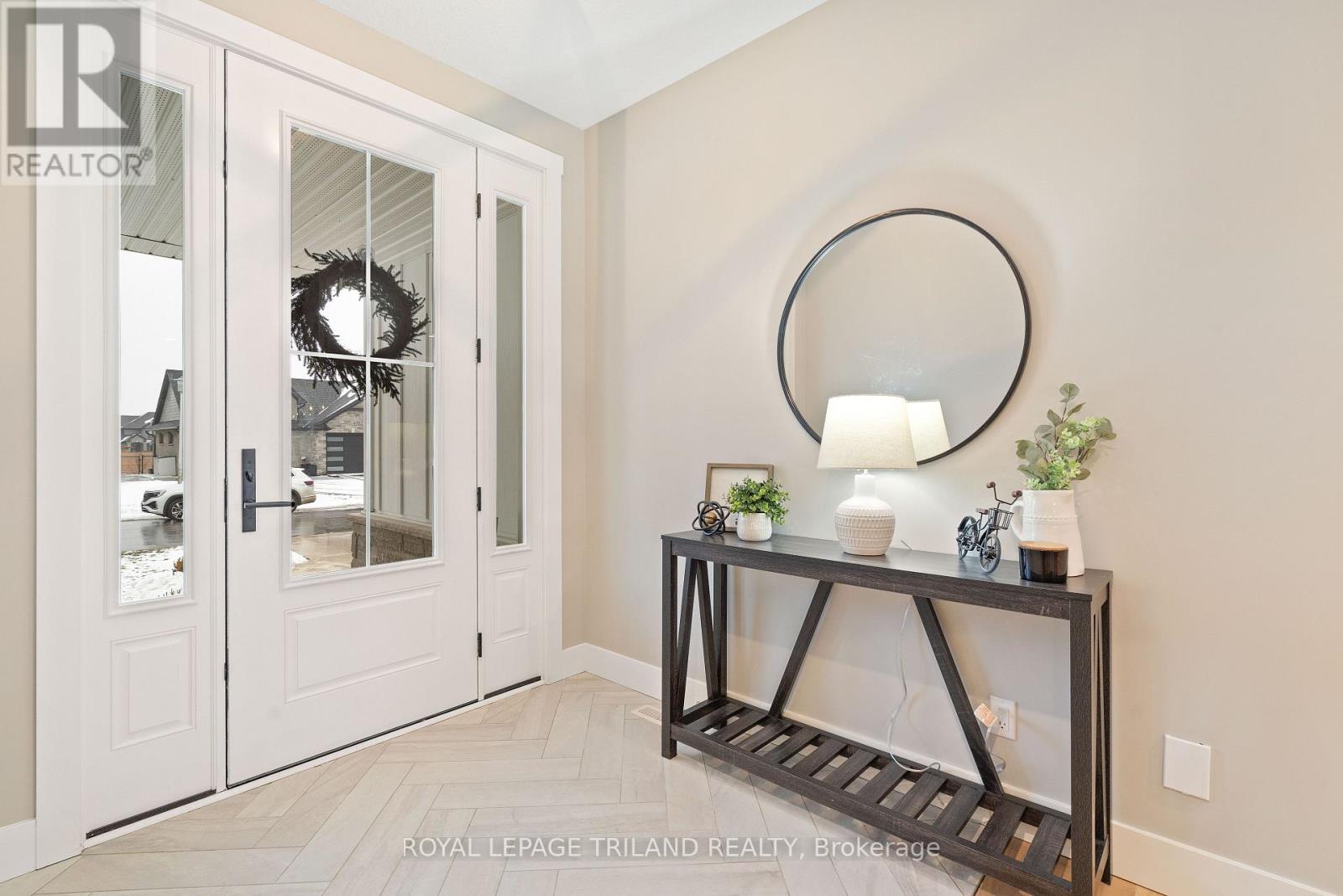 42 Cedarvale Lane, Southwold, Ontario  N5P 0E9 - Photo 6 - X12672196