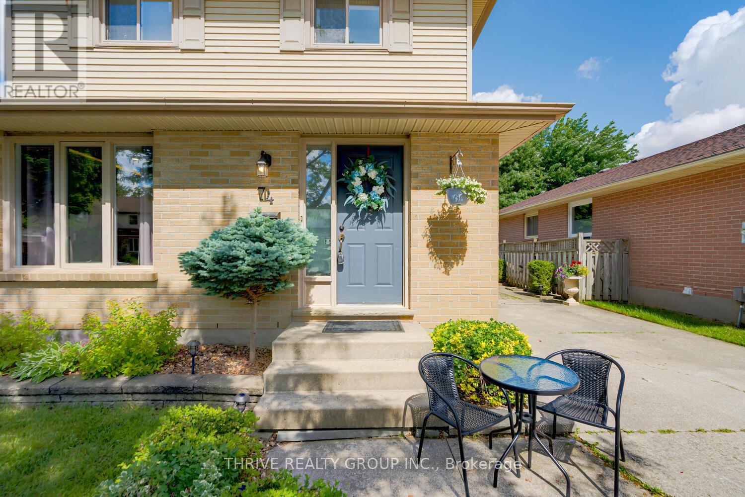 74 Erica Crescent, London South (South X), Ontario  N6E 3P5 - Photo 2 - X12672226