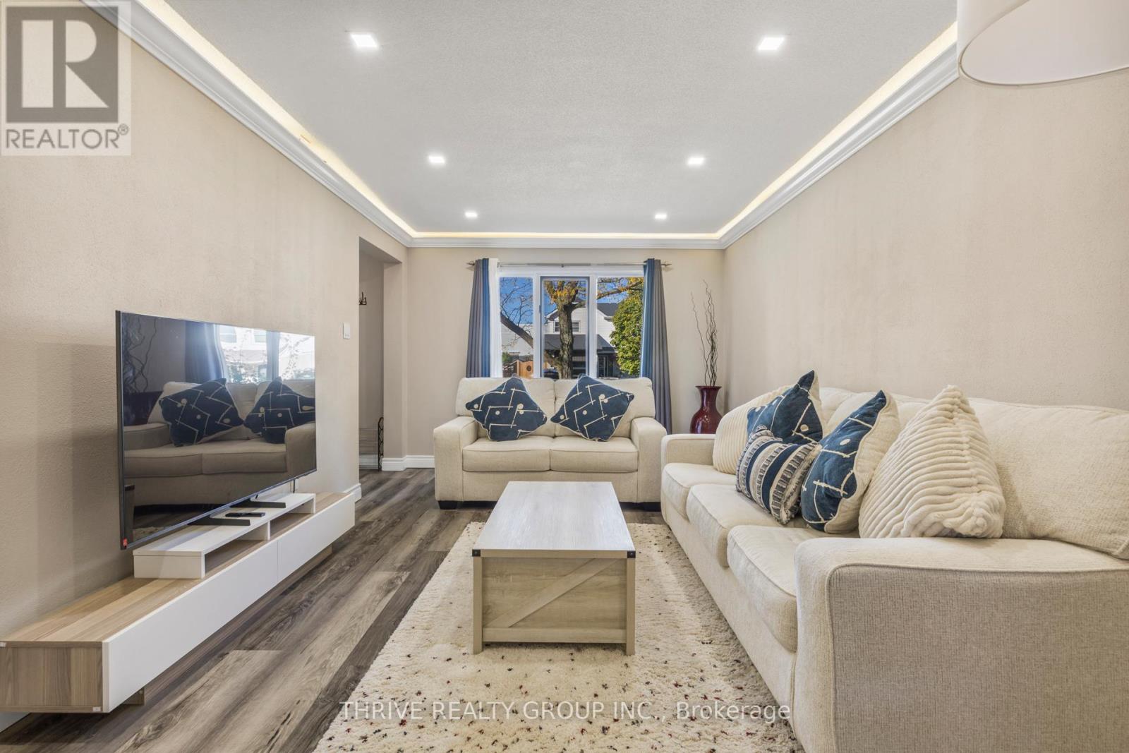 74 Erica Crescent, London South (South X), Ontario  N6E 3P5 - Photo 6 - X12672226