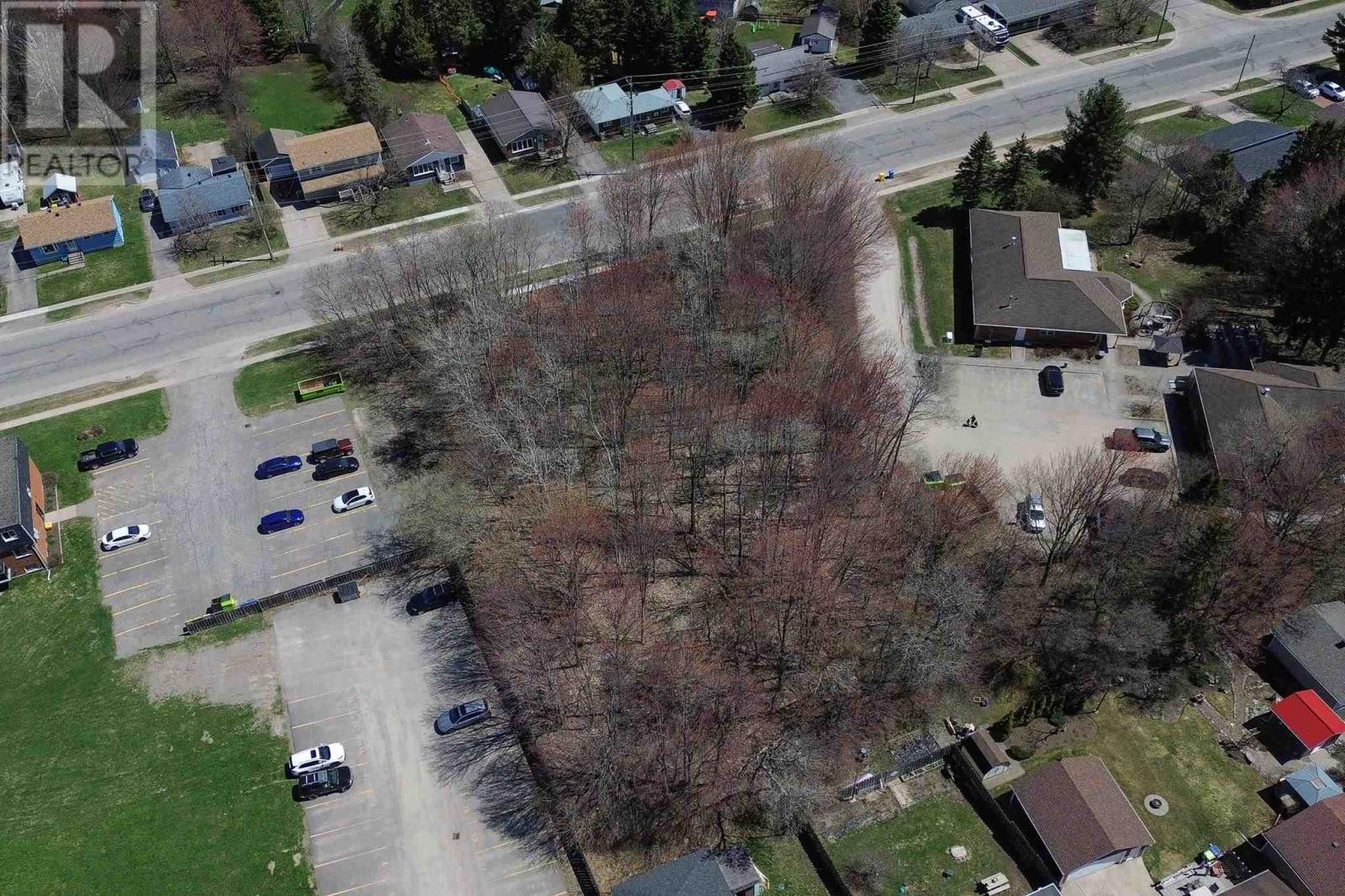 511 Boundary Rd, Sault Ste. Marie, Ontario  P6A 5Z2 - Photo 3 - SM260044