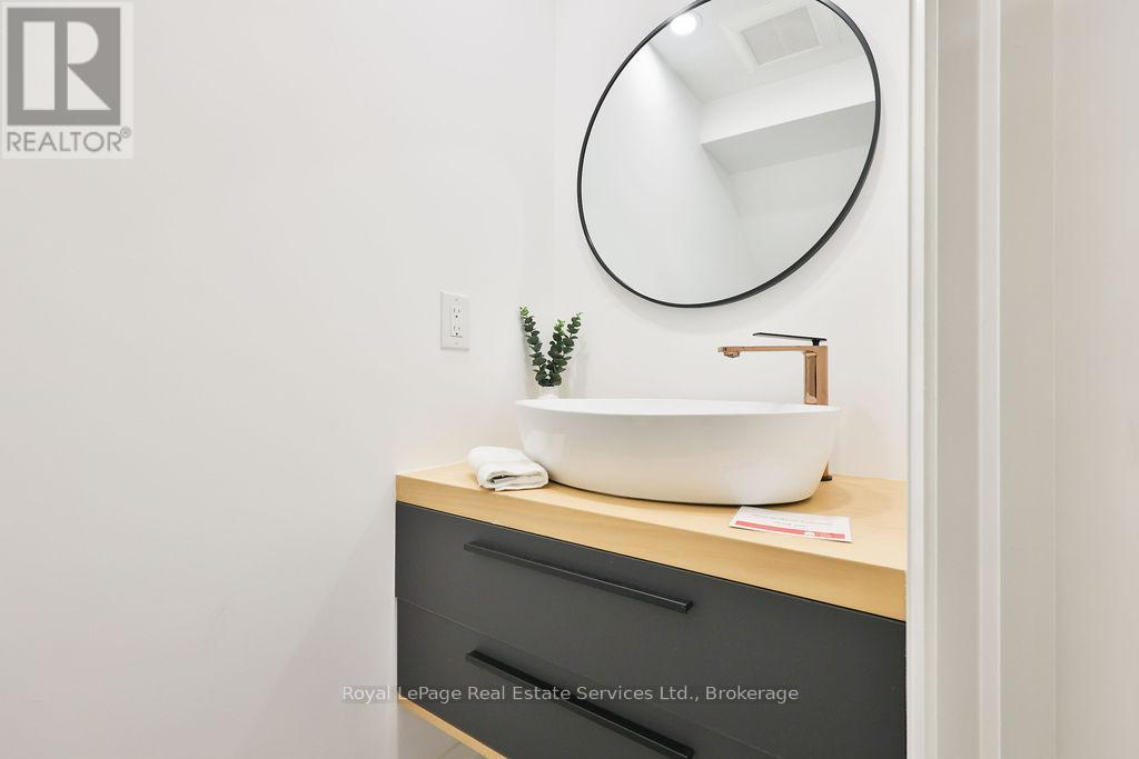 431 Sandlewood Road, Oakville, Ontario  L6L 3S3 - Photo 45 - W12672278