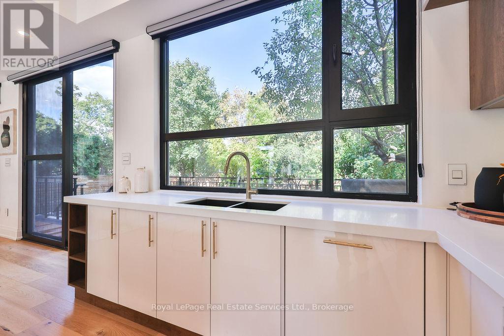 431 Sandlewood Road, Oakville, Ontario  L6L 3S3 - Photo 15 - W12672278
