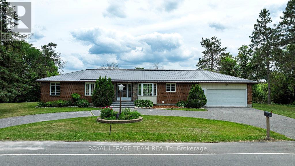 517 DONALD B. MUNRO DRIVE, Ottawa, Ontario