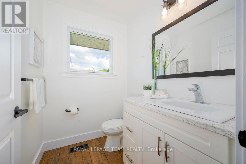 517 Donald B. Munro Drive, Ottawa, Ontario  K0A 1L0 - Photo 16 - X12672098