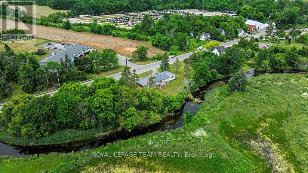 517 Donald B. Munro Drive, Ottawa, Ontario  K0A 1L0 - Photo 3 - X12672098