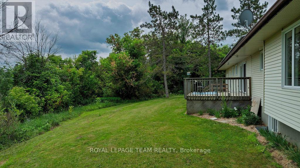 517 Donald B. Munro Drive, Ottawa, Ontario  K0A 1L0 - Photo 6 - X12672098