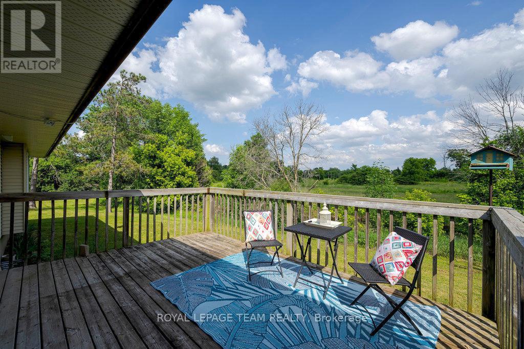 517 Donald B. Munro Drive, Ottawa, Ontario  K0A 1L0 - Photo 8 - X12672098