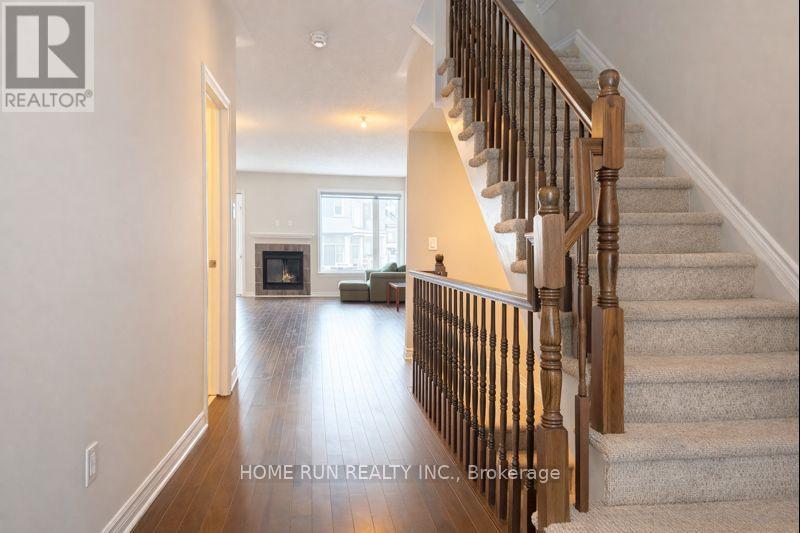 520 Earnscliffe Grove, Ottawa, Ontario  K4M 0E2 - Photo 2 - X12672272