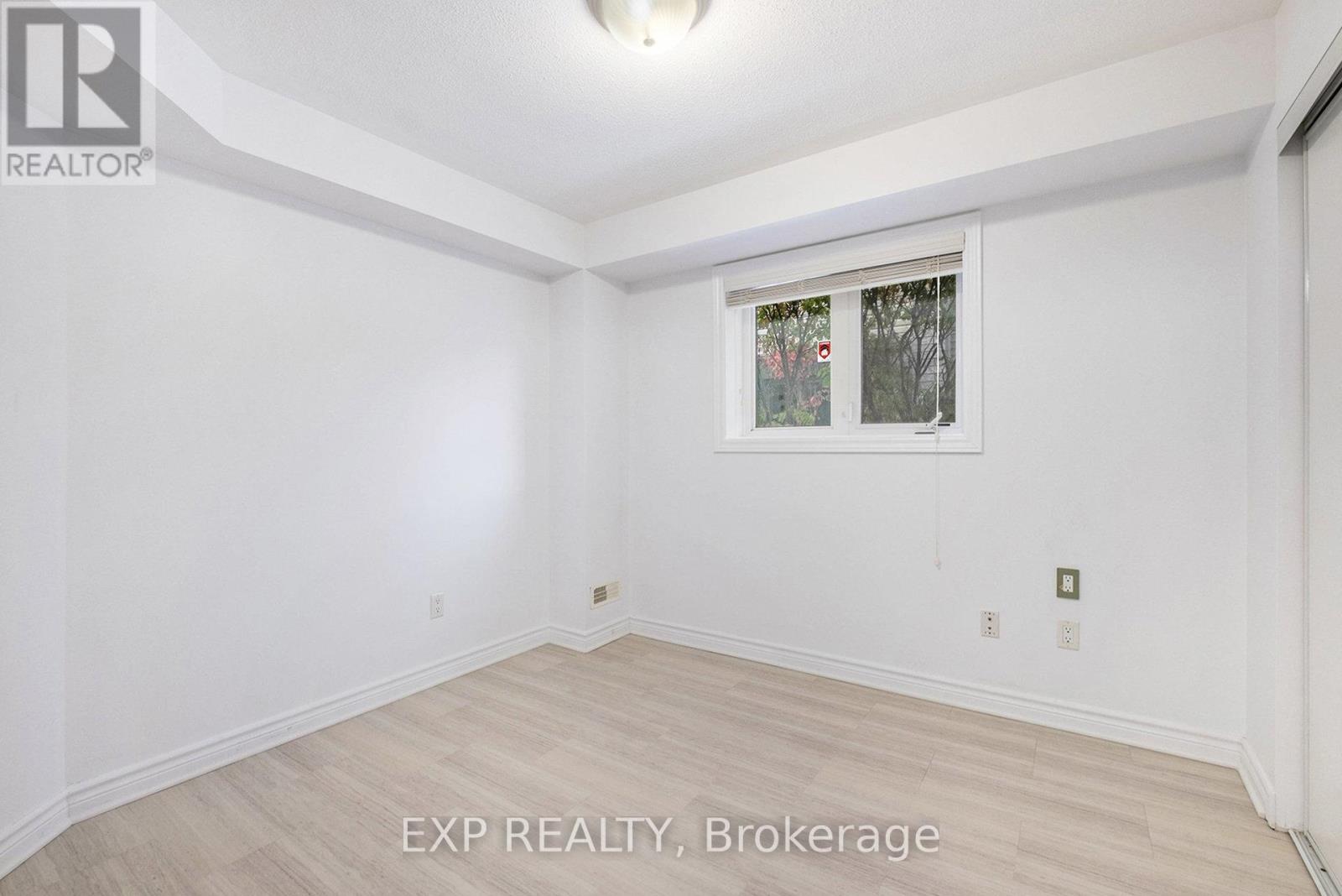 2 - 305 Cresthaven Drive, Ottawa, Ontario  K2G 4R5 - Photo 12 - X12672322