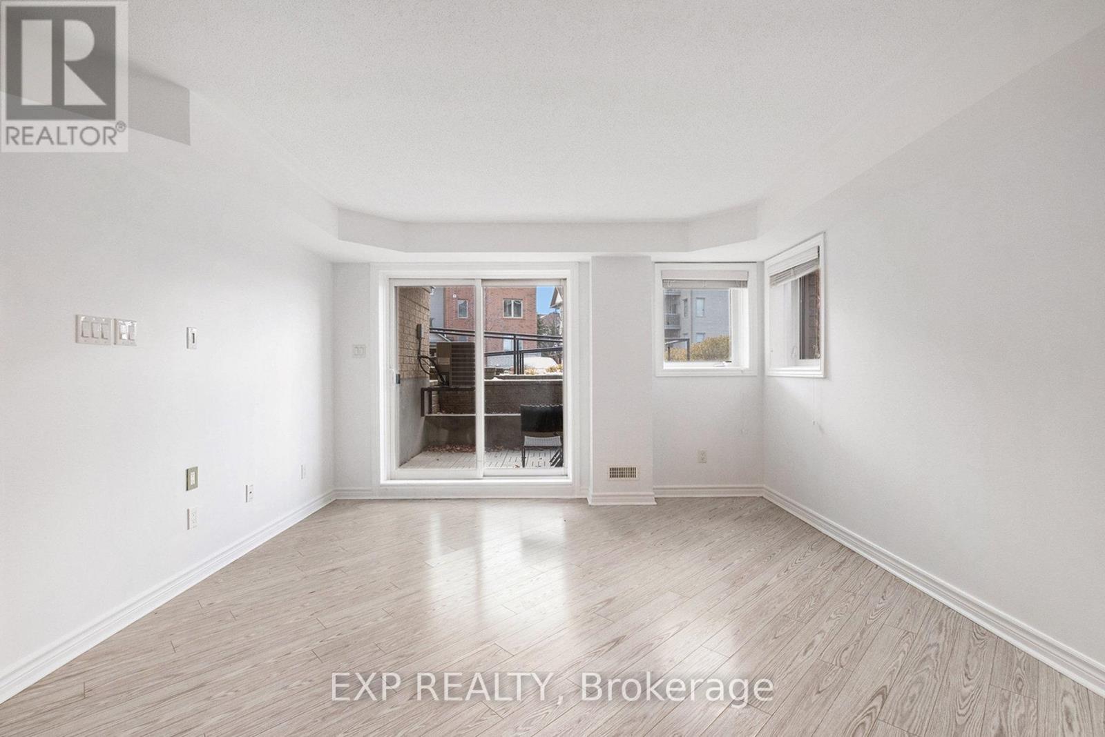 2 - 305 Cresthaven Drive, Ottawa, Ontario  K2G 4R5 - Photo 4 - X12672322