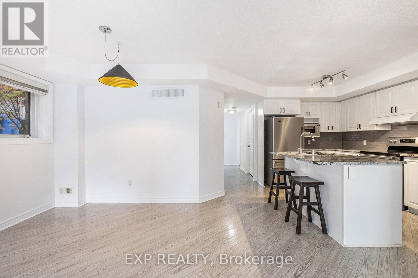 2 - 305 Cresthaven Drive, Ottawa, Ontario  K2G 4R5 - Photo 6 - X12672322