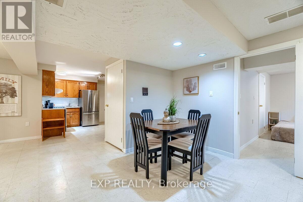 16 Vogue Court, Hamilton, Ontario  L8E 4T3 - Photo 40 - X12666360