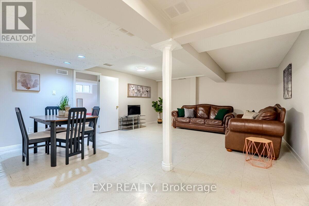 16 Vogue Court, Hamilton, Ontario  L8E 4T3 - Photo 41 - X12666360